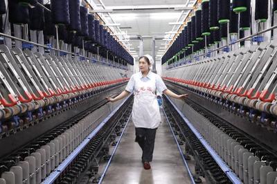 紡織業(yè)需科技“造血”——全國人大代表范冬云的行業(yè)轉(zhuǎn)型思考